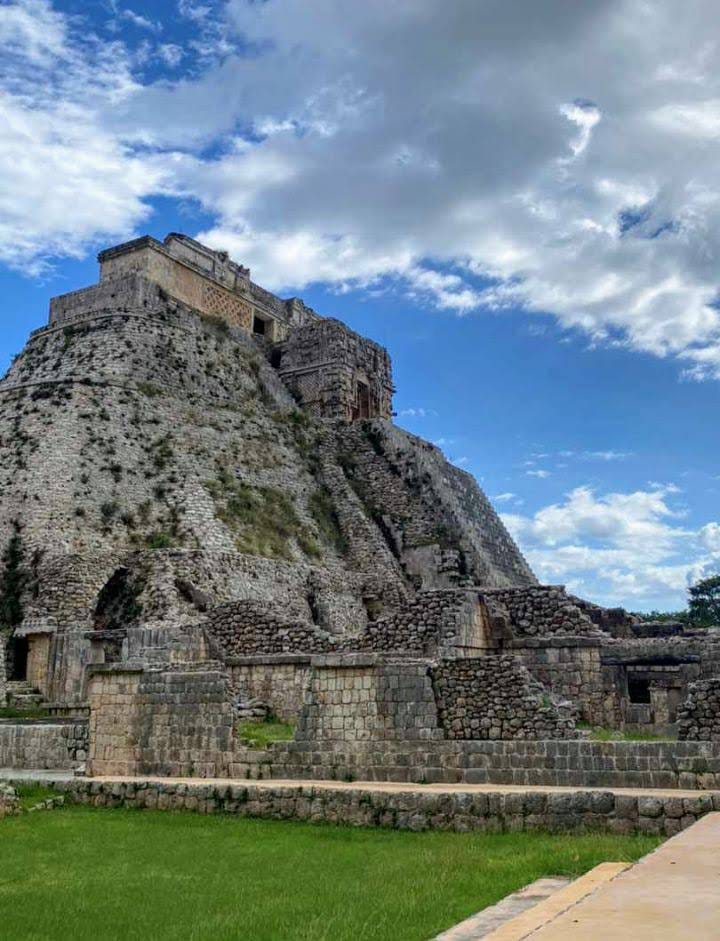 UXMAL Y CENOTE